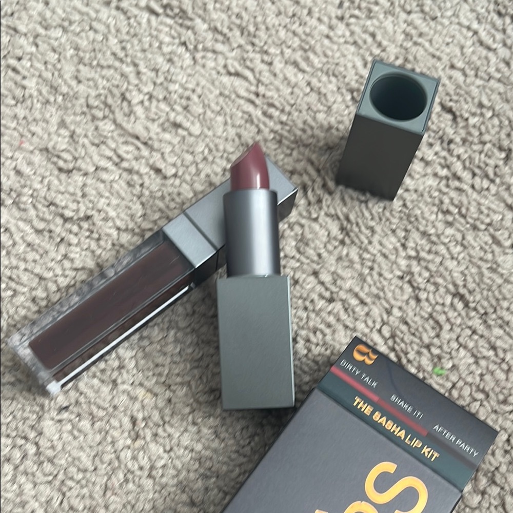 Rinna Beauty “the sasha lip kit”